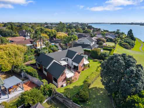 10 Neralee Court, Conifer Grove