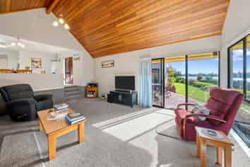 10 Neralee Court, Conifer Grove