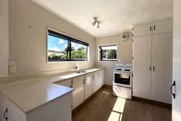 2/17 Ranui Road, Stoke