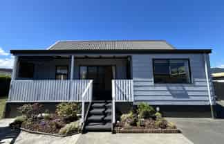 2/17 Ranui Road, Stoke