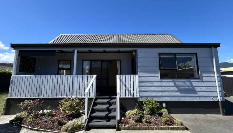 2/17 Ranui Road, Stoke