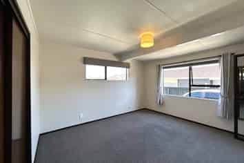 2/17 Ranui Road, Stoke