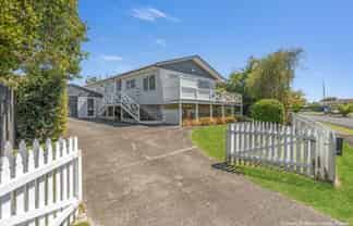 18 Riverside Drive, Waiuku