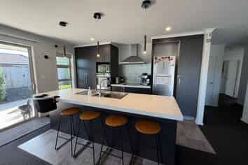 3 Leet Crescent, Papamoa Beach