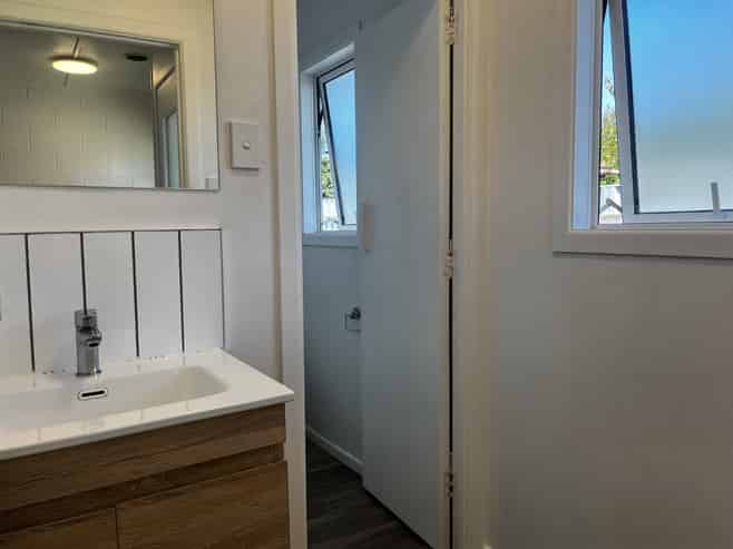 1/1312 Karamu Road North, Mayfair