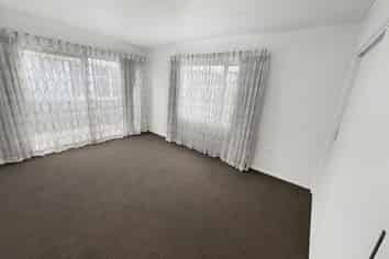 27 Hinemoa Street, Levin