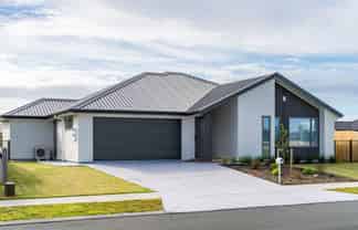 26 Taurangawaka Road, One Tree Point