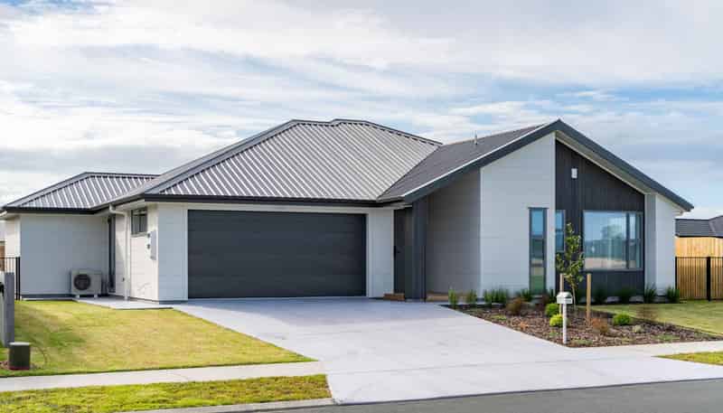 26 Taurangawaka Road, One Tree Point