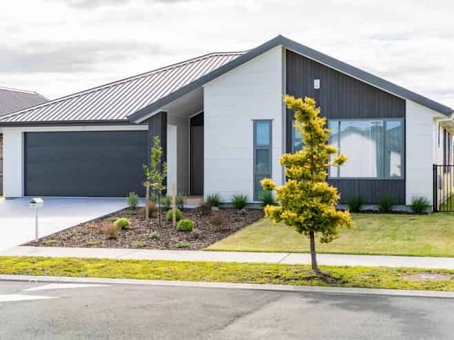 26 Taurangawaka Road, One Tree Point