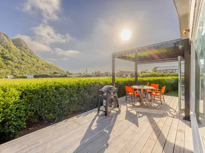 15 John Ross Place, Kairakau