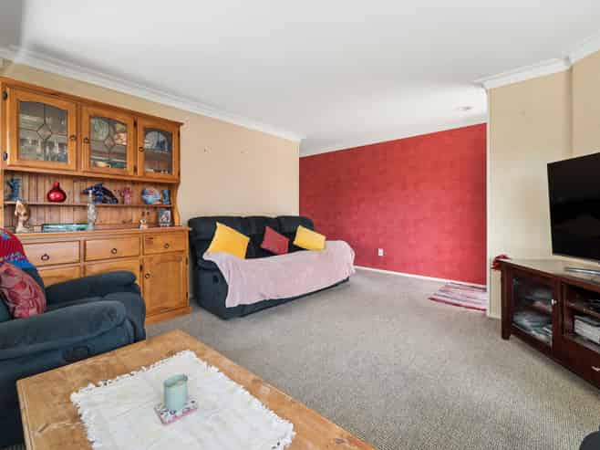 17B Orchard Place, Lynmore