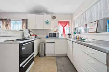 9 Blackgate Place, Weymouth