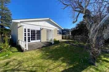 6 Henui Street, Strandon