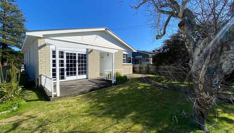 6 Henui Street, Strandon