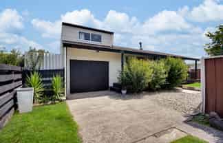 48B Karen Crescent, Dinsdale