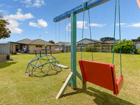 208 Ballintoy Park Drive, Welcome Bay