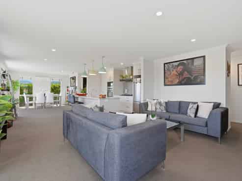208 Ballintoy Park Drive, Welcome Bay