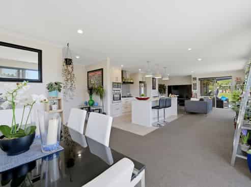 208 Ballintoy Park Drive, Welcome Bay