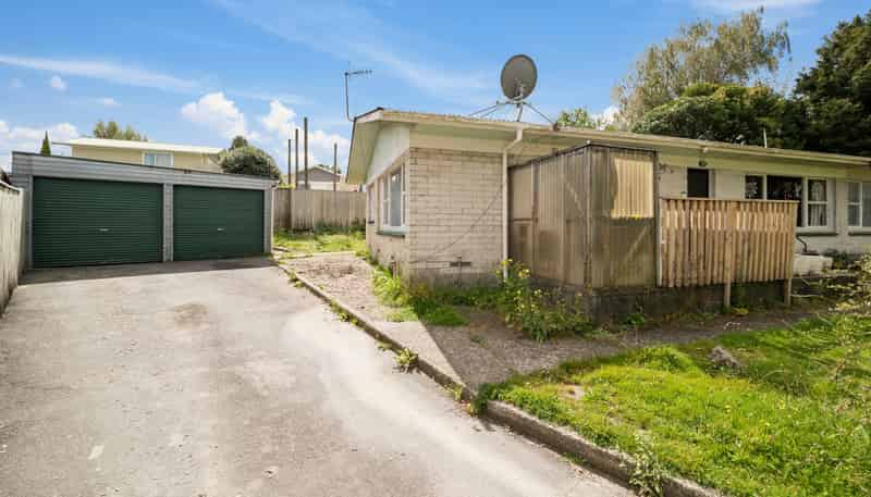 95B Sunset Road, Mangakakahi