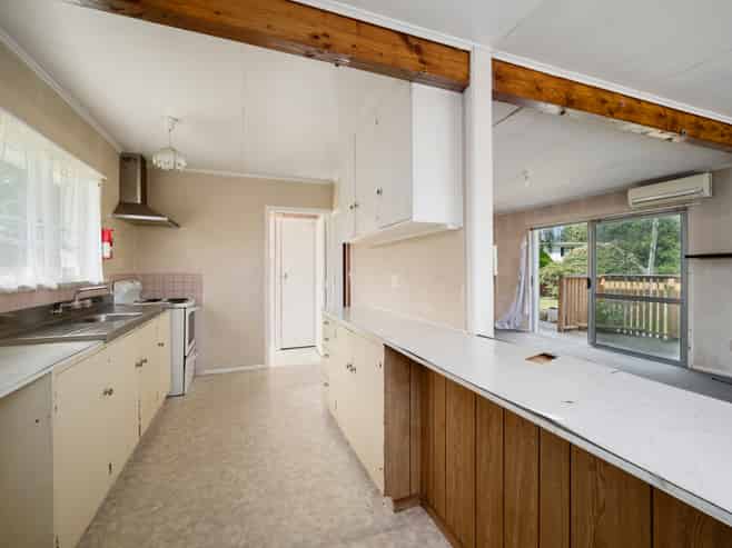 95B Sunset Road, Mangakakahi