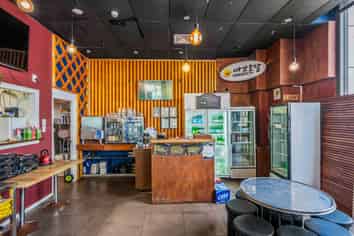 FULLY FITTED CBD HOSPITALITY INVESTMENT
