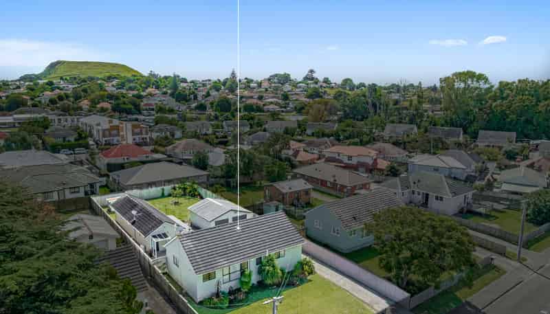 26 Coral Crescent, Panmure