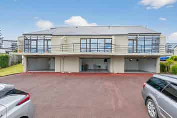 North Shore Medical/office Property for Sale