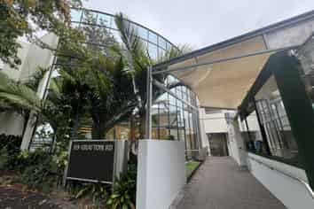 Modern Retail Space for Lease – High Exposure