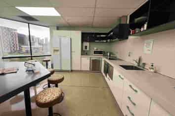 Modern Retail Space for Lease – High Exposure