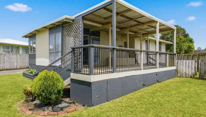 9 Paramount Parade, Tikipunga