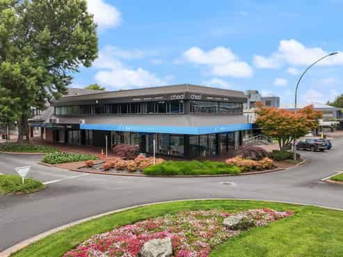 High-Quality, Tenanted, Split-Risk Investment