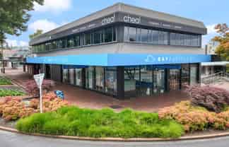 High-Quality, Tenanted, Split-Risk Investment