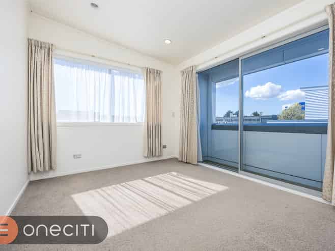9/3 Wagener Place, Mount Albert