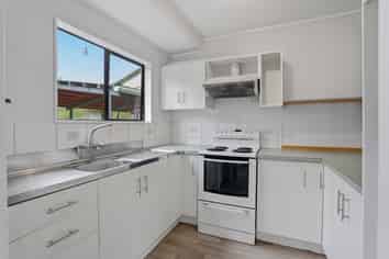 21E View Road, Hikurangi