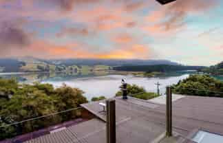 50 Bay Road, Purakaunui