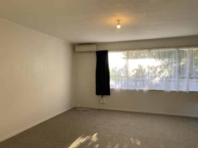 3/12 Caxton Street, Onekawa