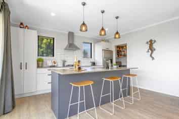 6 Tavarnya Way, Patumahoe