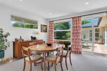 29 Saracen Avenue, Northwood