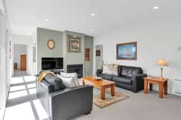 29 Saracen Avenue, Northwood