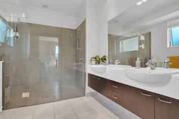 29 Saracen Avenue, Northwood