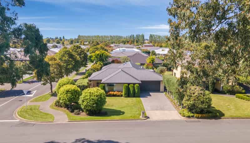29 Saracen Avenue, Northwood