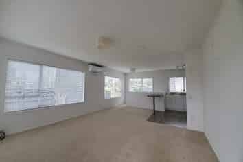 802 East Coast Road, Browns Bay