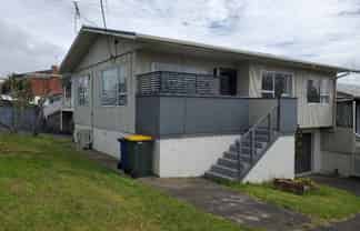 802 East Coast Road, Browns Bay