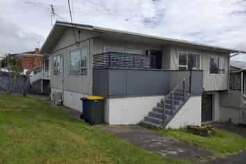 802 East Coast Road, Browns Bay