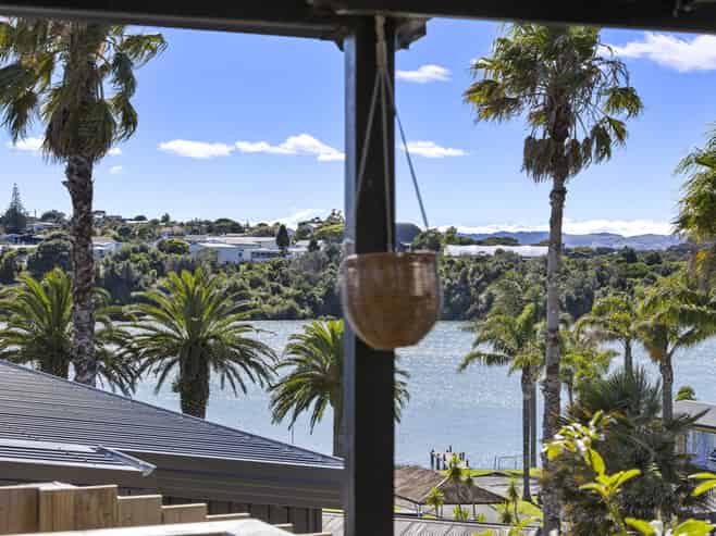 6 Opotoru Road, Raglan