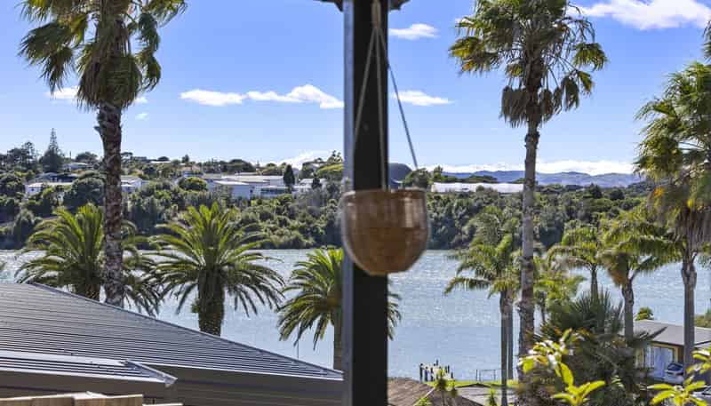 6 Opotoru Road, Raglan