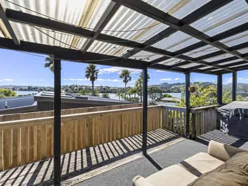 6 Opotoru Road, Raglan