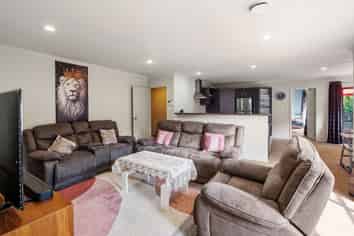 12 Kotuku Street, Maunu