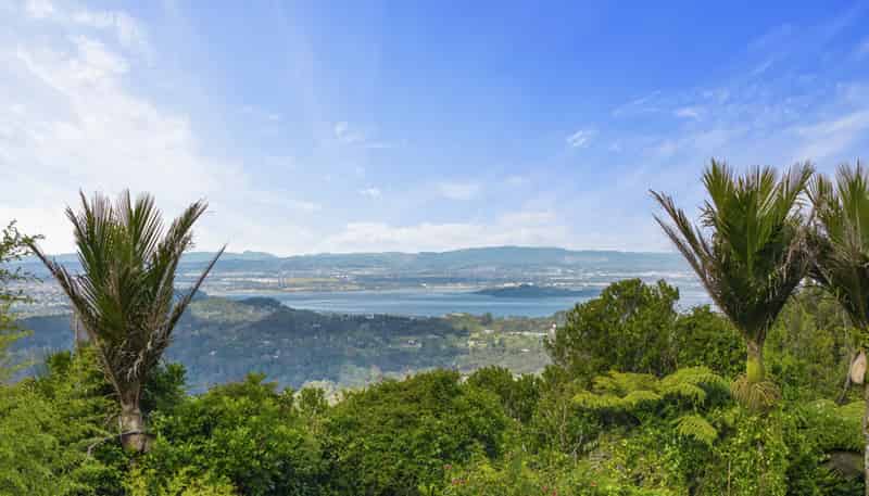 21 Quinns Road, Waiatarua