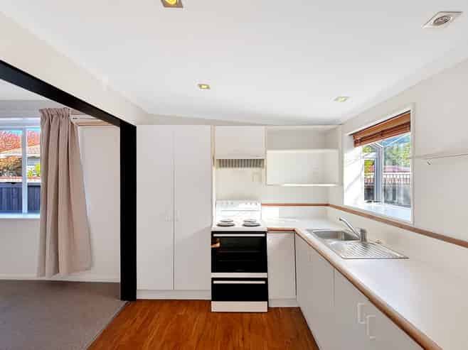 27 Grassmere St, Papanui